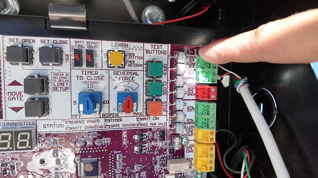 Gate operator board layout wiring