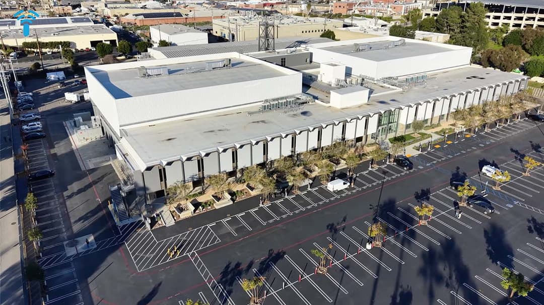 View of Blueground Studios parking lot with WiFi coverage